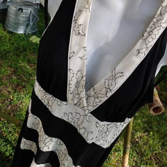 A.BYER Black & Cream Asymmetrical hem line Halter Tie Open Back  L - Picture 7 of 11